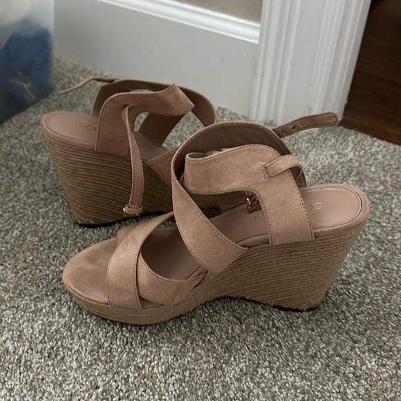 BCBG Wedges - Picture 1 of 2